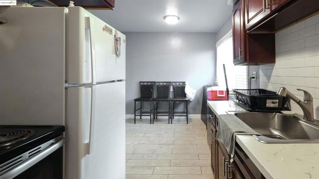 2120 E 22nd St, Oakland, CA 94606