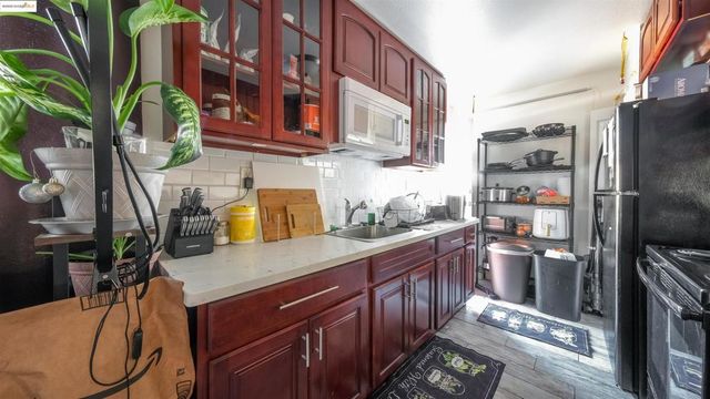 2120 E 22nd St, Oakland, CA 94606