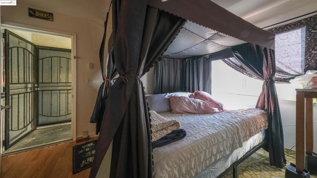 2120 E 22nd St, Oakland, CA 94606