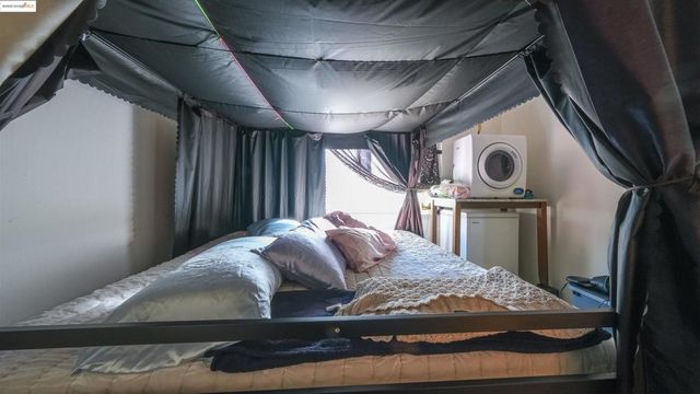 2120 E 22nd St, Oakland, CA 94606