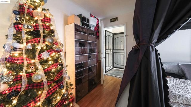 2120 E 22nd St, Oakland, CA 94606