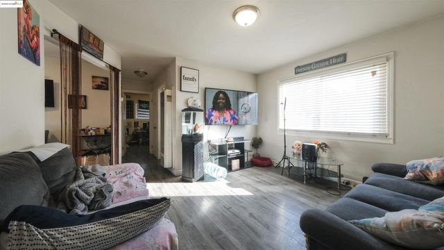 2120 E 22nd St, Oakland, CA 94606