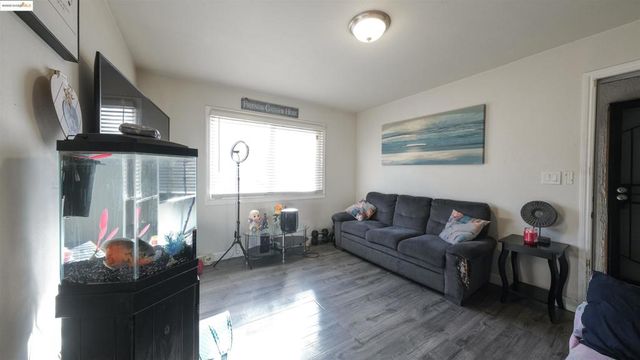 2120 E 22nd St, Oakland, CA 94606