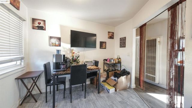 2120 E 22nd St, Oakland, CA 94606