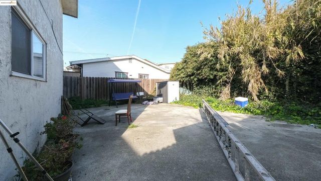2120 E 22nd St, Oakland, CA 94606