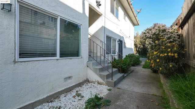 2120 E 22nd St, Oakland, CA 94606