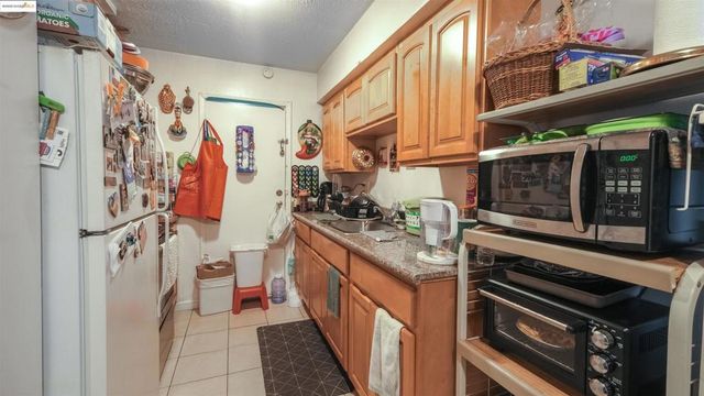 2120 E 22nd St, Oakland, CA 94606