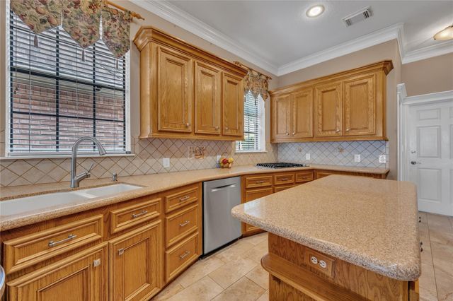 20166 Atascocita Lake Drive, Houston, TX 77346
