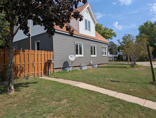 320 Wisconsin Avenue, Boscobel, WI 53805