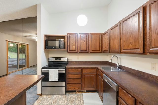 13430 Pepperwood Circle, Minnetonka, MN 55305