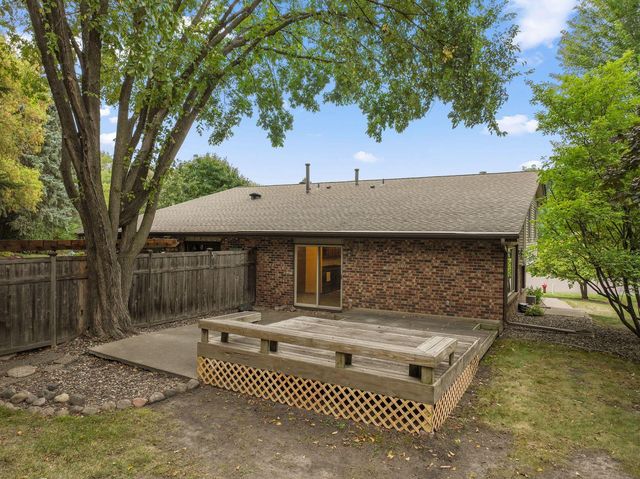 13430 Pepperwood Circle, Minnetonka, MN 55305
