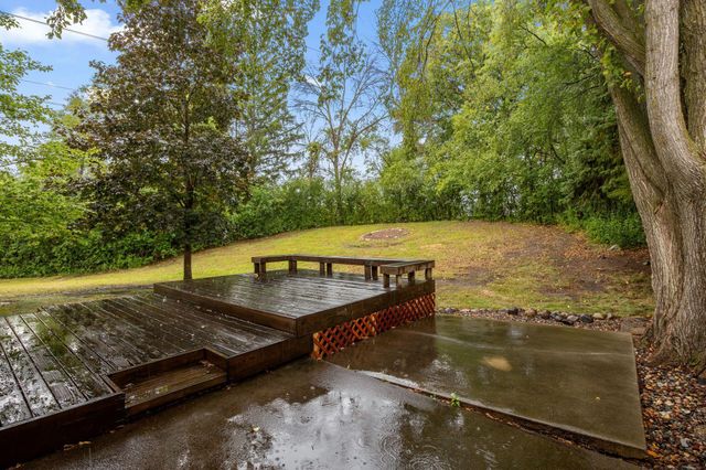 13430 Pepperwood Circle, Minnetonka, MN 55305
