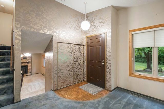 13430 Pepperwood Circle, Minnetonka, MN 55305