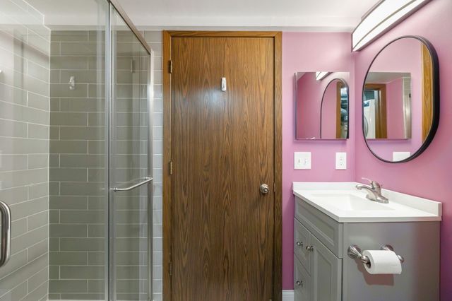 13430 Pepperwood Circle, Minnetonka, MN 55305