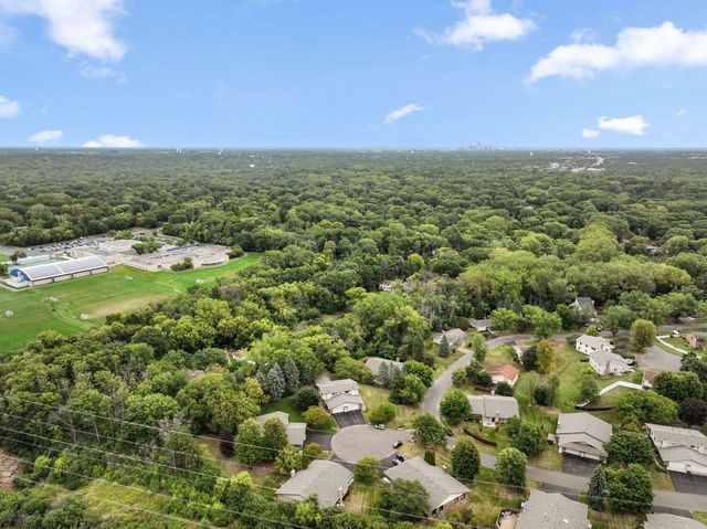 13430 Pepperwood Circle, Minnetonka, MN 55305