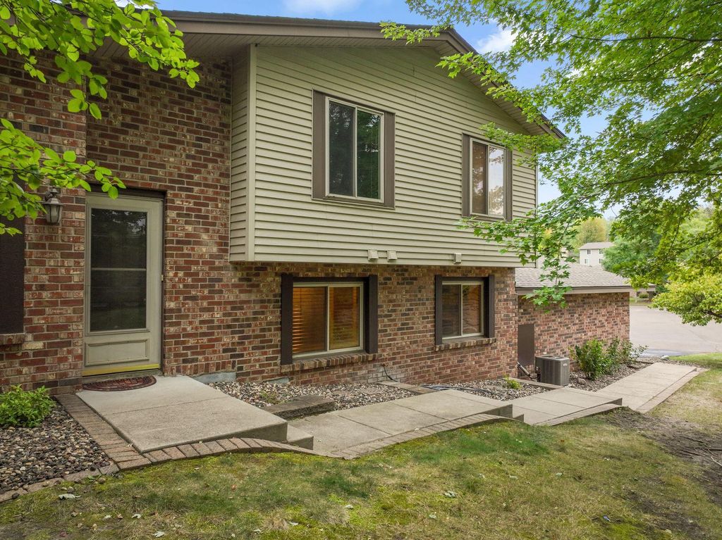 13430 Pepperwood Circle, Minnetonka, MN 55305 — photo 2