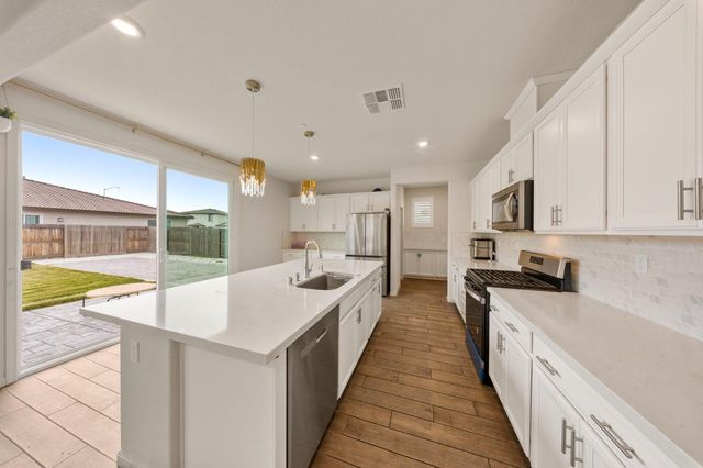 3052 Russos Dr, Manteca, CA 95337