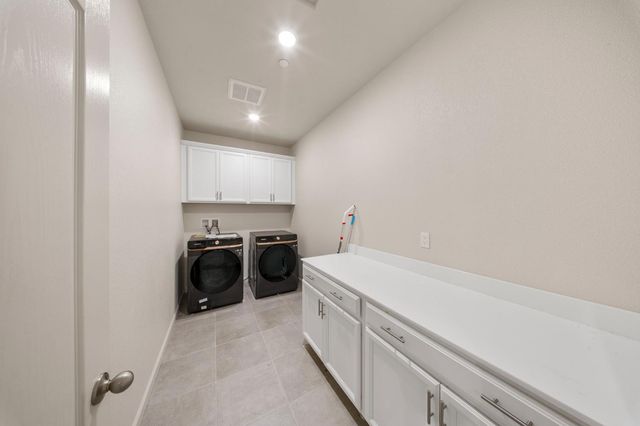 3052 Russos Dr, Manteca, CA 95337