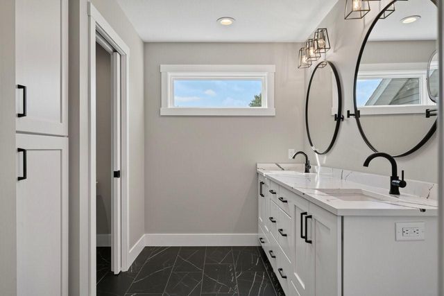 2098 Hagen Lane SW, Rochester, MN 55902