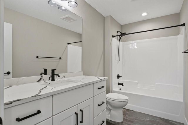 2098 Hagen Lane SW, Rochester, MN 55902