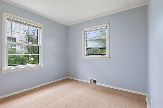 226 Latrobe Avenue, Northfield, IL 60093