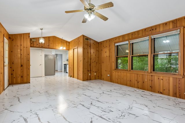 226 Latrobe Avenue, Northfield, IL 60093