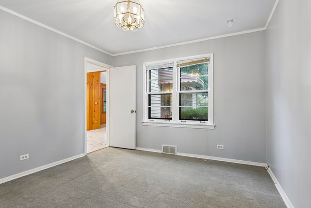 226 Latrobe Avenue, Northfield, IL 60093