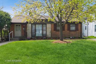 226 Latrobe Avenue, Northfield, IL 60093