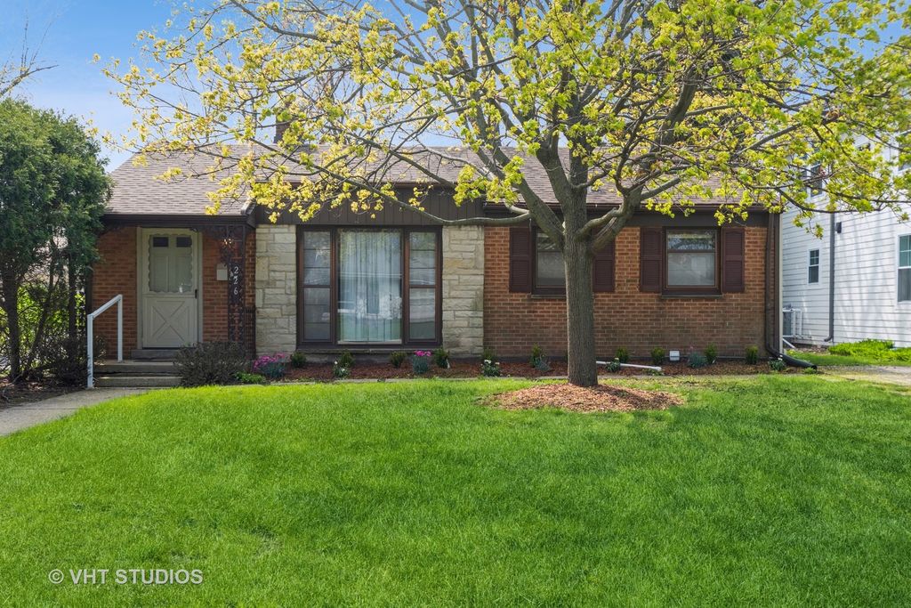 226 Latrobe Avenue, Northfield, IL 60093