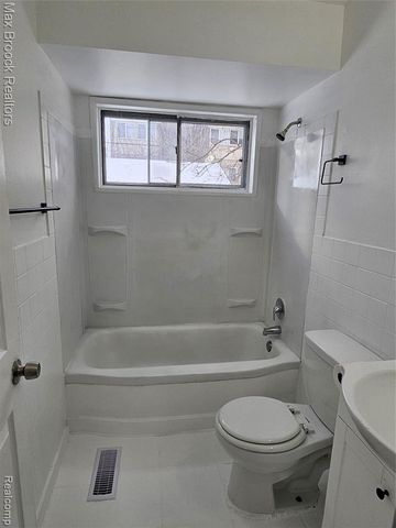 4052 Bayhan Street, Inkster, MI 48141