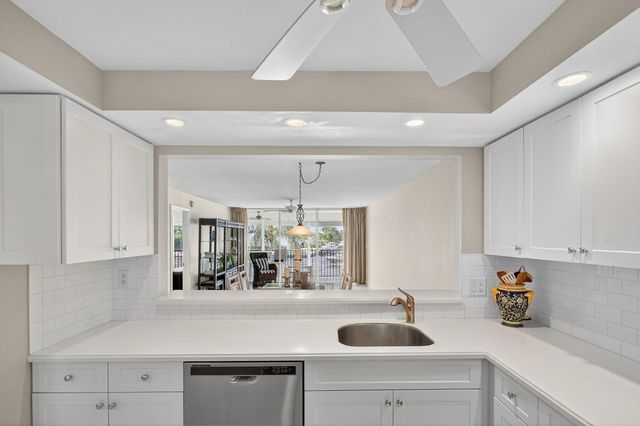 985 SE 19 Avenue 204, Deerfield Beach, FL 33441