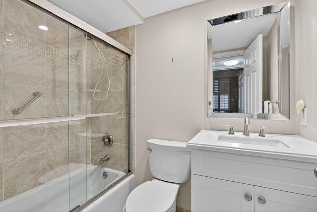 985 SE 19 Avenue 204, Deerfield Beach, FL 33441