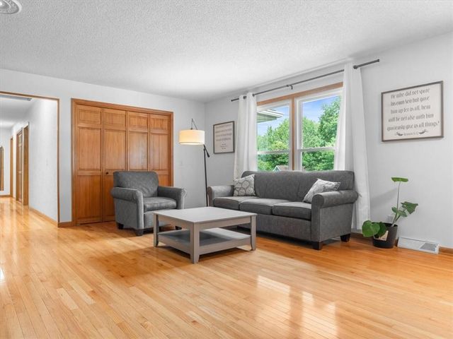 2 Eastwood Drive, St Joseph, MO 64506