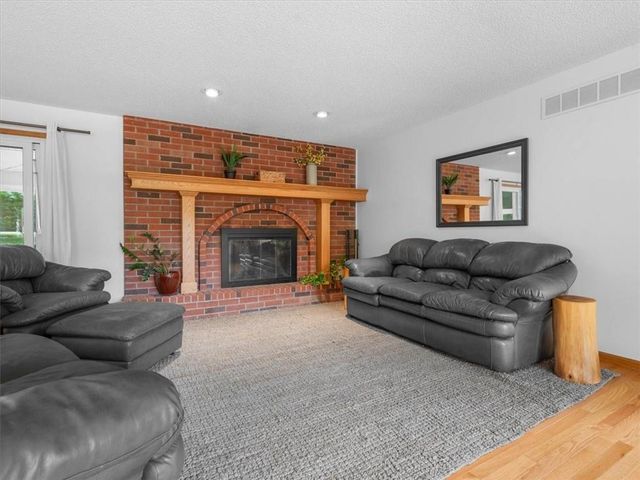 2 Eastwood Drive, St Joseph, MO 64506