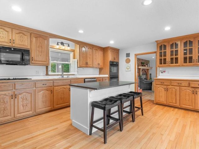 2 Eastwood Drive, St Joseph, MO 64506