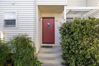 487 Tulipan Way, Talent, OR 97540