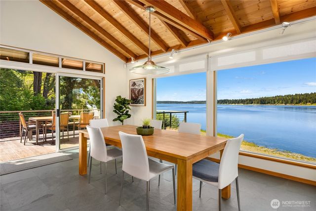 16221 Reitan Road NE, Bainbridge Island, WA 98110