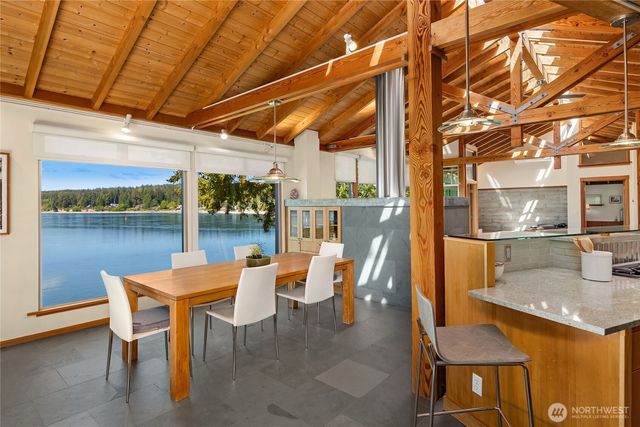 16221 Reitan Road NE, Bainbridge Island, WA 98110