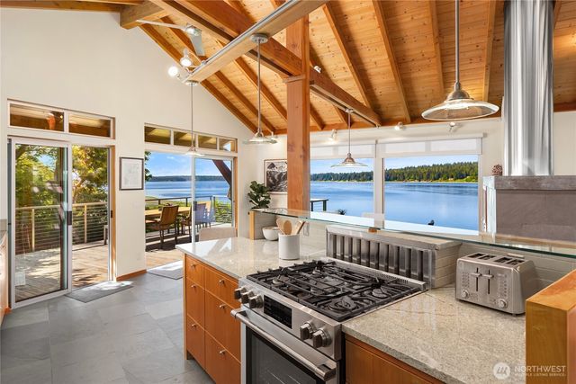 16221 Reitan Road NE, Bainbridge Island, WA 98110