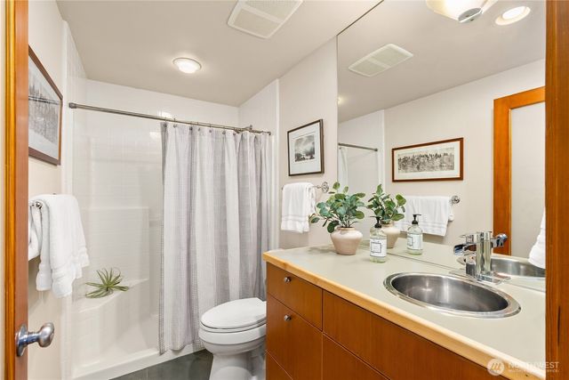 16221 Reitan Road NE, Bainbridge Island, WA 98110