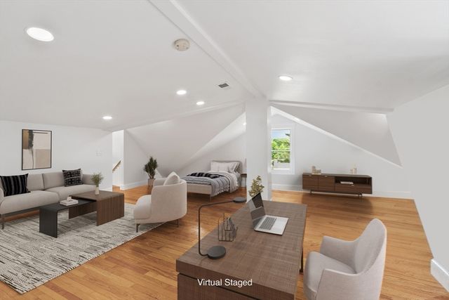73 Martin St, Essex, MA 01929