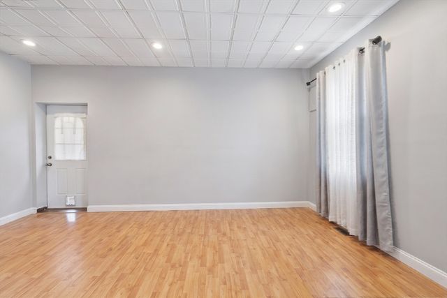 73 Martin St, Essex, MA 01929
