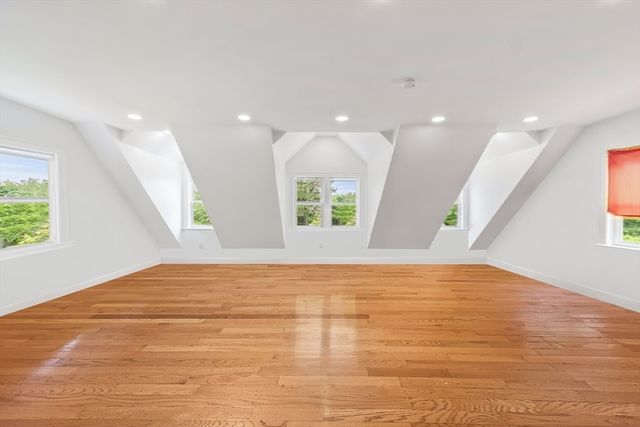 73 Martin St, Essex, MA 01929