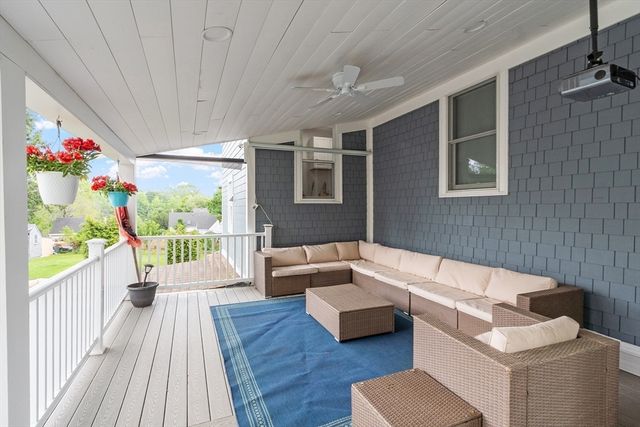 73 Martin St, Essex, MA 01929