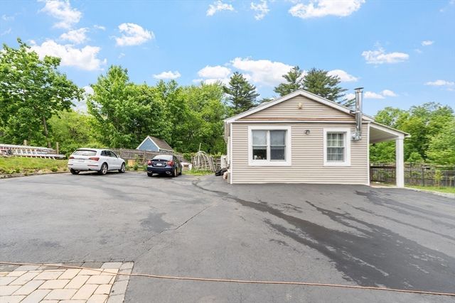 73 Martin St, Essex, MA 01929