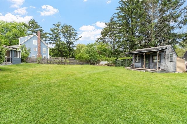 73 Martin St, Essex, MA 01929