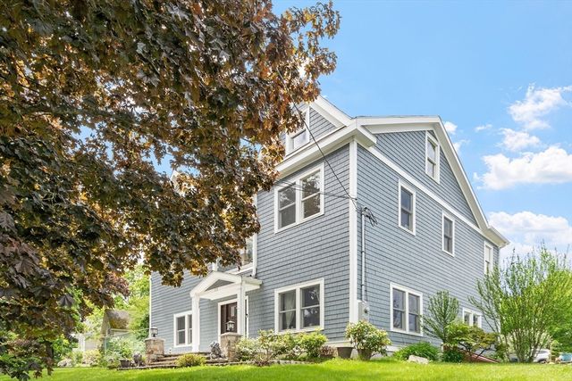 73 Martin St, Essex, MA 01929