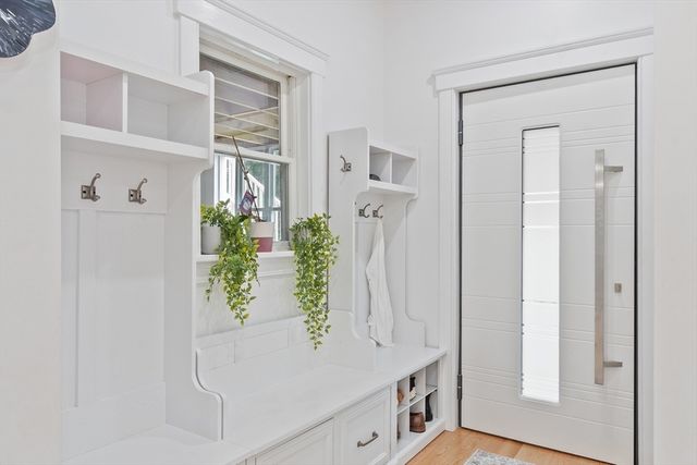 73 Martin St, Essex, MA 01929