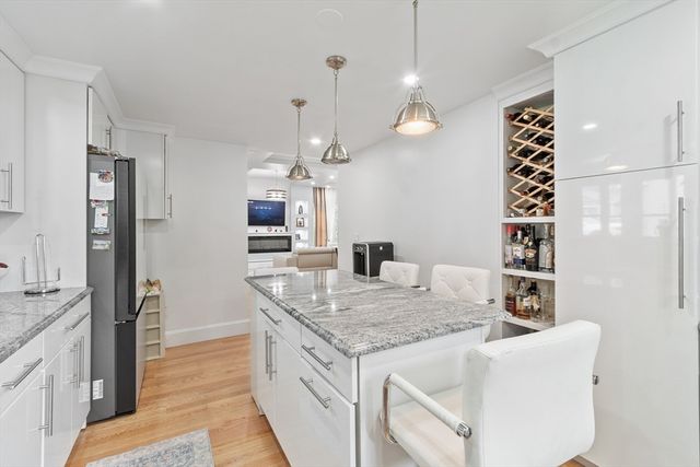 73 Martin St, Essex, MA 01929