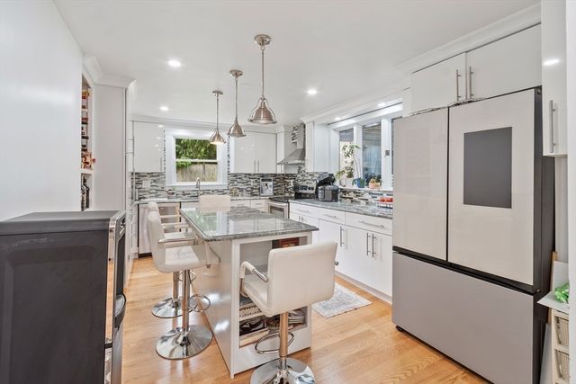 73 Martin St, Essex, MA 01929